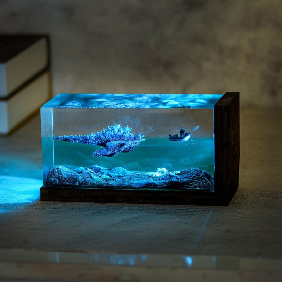 Godzilla Lamps – Swimming Godzilla Cube Resin Lamp