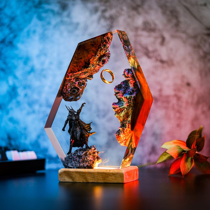 Lord of the Rings Sauron & One Ring Crystal-Cut Resin Lamp – detail view 2