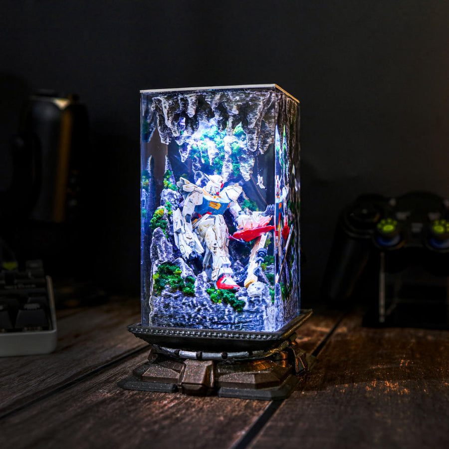 Elite Resin Lamps – Broken Gundam Crystal Diorama Resin Lamp