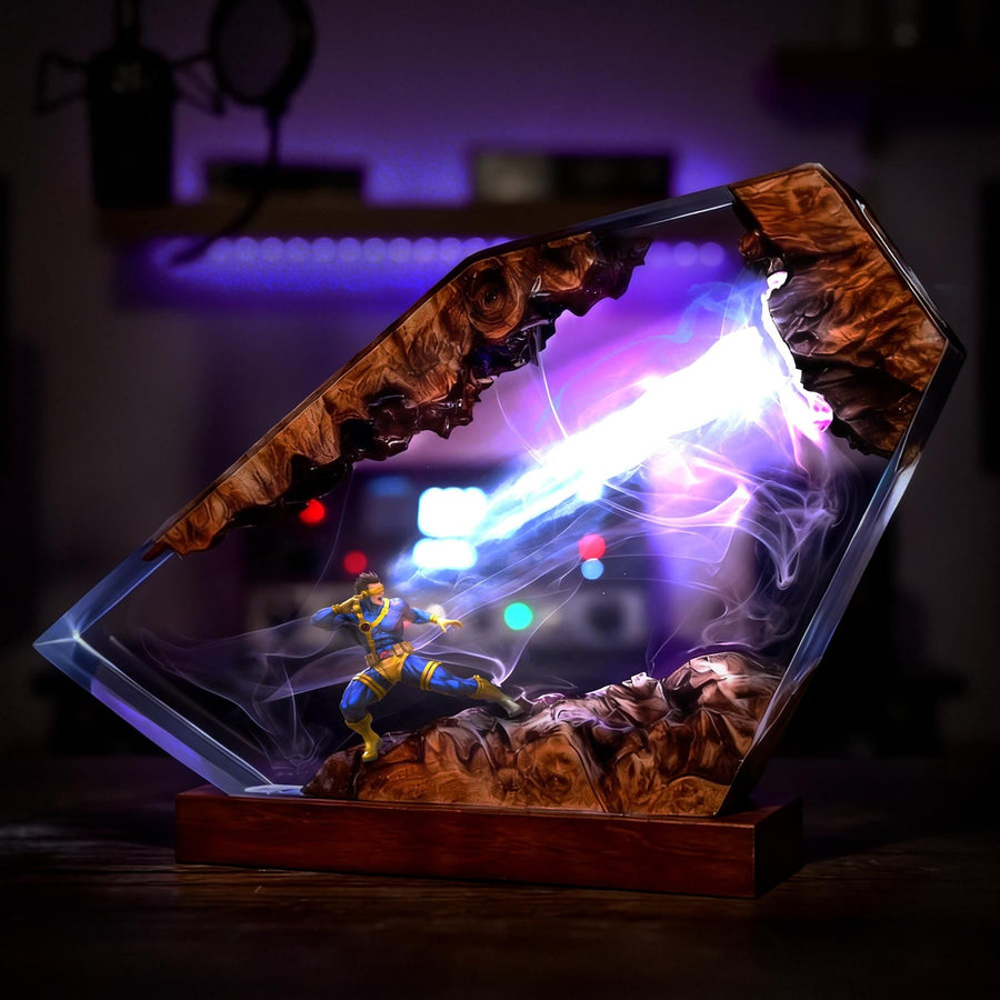 Marvel Lamps & Gifts – Cyclops X-Men Resin Lamp